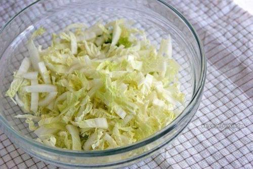 Салат Вкусняшка.  Ингредиенты: 01