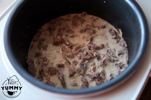 Бефстроганов.   Ингредиенты:  На 4-6 порций. 08