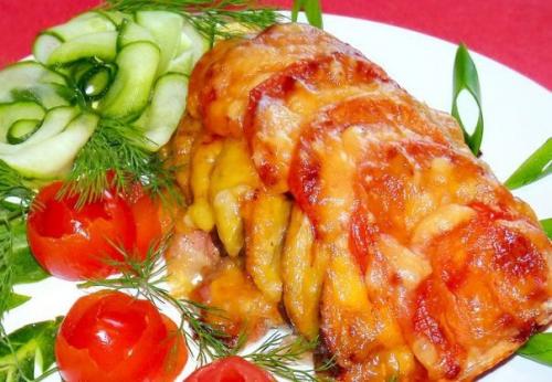 Курица, запеченная с овощами.