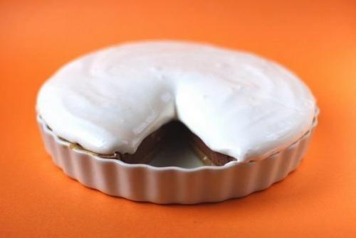 Тарт с шоколадной начинкой и белковым кремом. 02