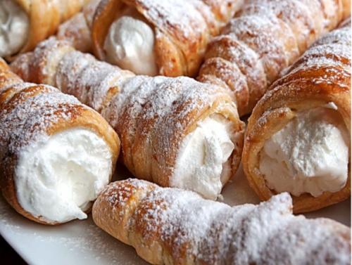 Слоеные трубочки с кремом.