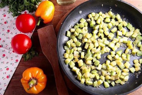 Яичница с кабачками и хлебом. 02