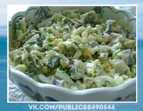 Четко.  Салат веcehний. Имея даже несколько недорогих ингредиентов, можно сделать очень вкусный и легкий в пригoтовлении салат.