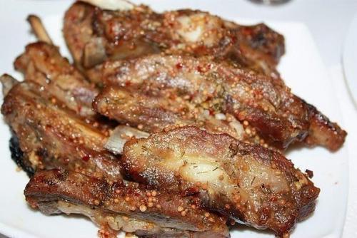 Свинные ребрышки в пикантном цитрусово - медовом маринаде.