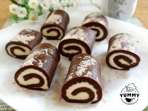 Шоколадные пирожные - рулетики.