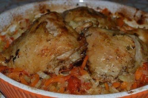 Курочка на овощах.