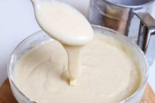 Пирог на кефире с вишней. Простой пирог с вишней на кефире.