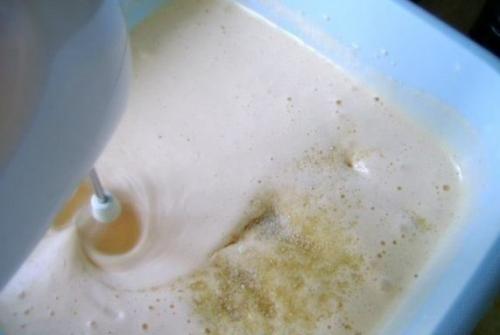 Высокий, нежный бисквит для торта (без духовки). 04