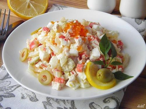 Салат с кальмарами самый вкусный.

