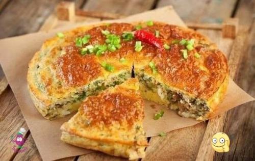 Простой, но вкусный пирог с рыбными консервами.