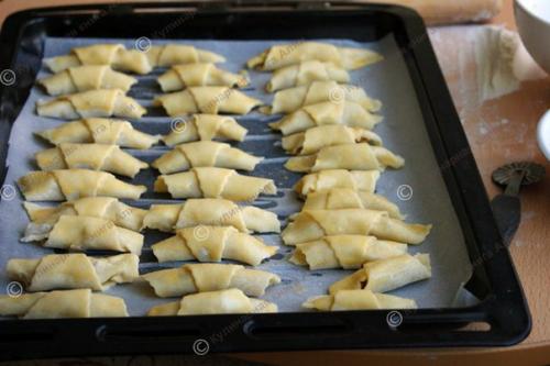 Рогалики дрожжевые.  Понадобится: 06