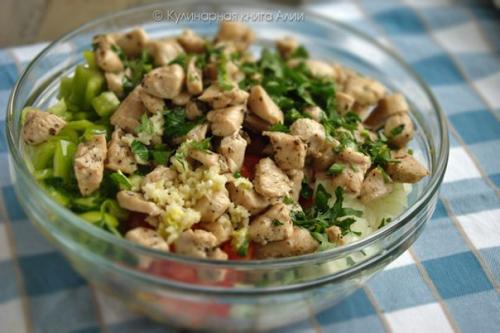 Салат с фасолью, кукурузой, курицей и. 04