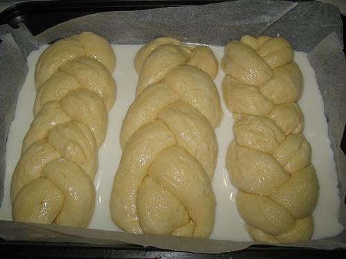 Увлекательный способ выпечки дрожжевого теста в молоке. 07 Увлекательный способ выпечки дрожжевого теста в молоке. 07