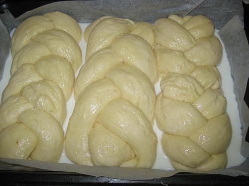 Увлекательный способ выпечки дрожжевого теста в молоке. 08 Увлекательный способ выпечки дрожжевого теста в молоке. 08