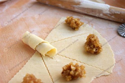 Рогалики дрожжевые.  Понадобится: 05