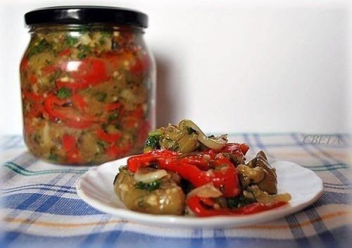 Маринованный салат из баклажан.

