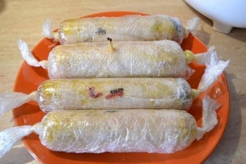 Куриные колбаски - рулетики с курагой. 02