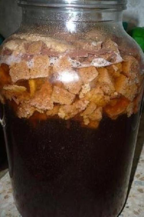 Домашний квас? 

Мы делаем квас своими руками - рецепт еще 