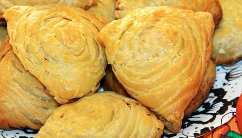 Слоеная самса (настоящая, узбекская).