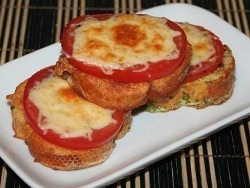 Гренки с помидорами. Гренки с помидорами.
