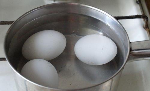 Салат из ветчины с огурцами и сыром. 01