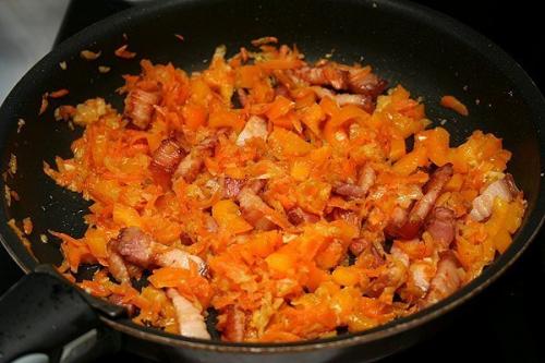 Гороховый суп с копченостями и гренками. 07