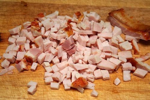 Гороховый суп с копченостями и гренками. 04