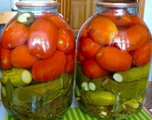 Очень вкусная закатка на зиму из огурчиков и помидоров!
