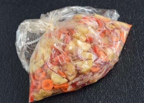 Картошка в рукаве с овощами. 02