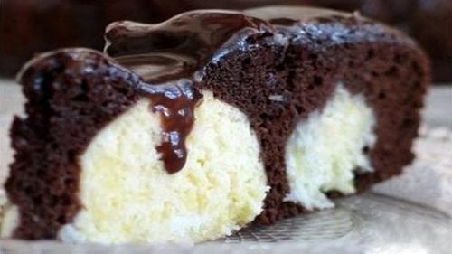 Нежный шоколадный пирог с творожными шариками. 01