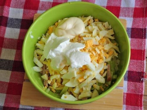 Салат из ветчины с огурцами и сыром. 04