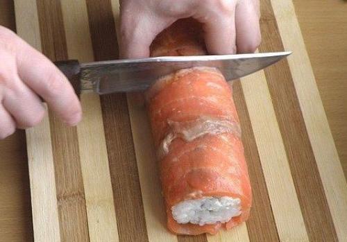 Ролл филадельфия.  Ингредиенты: 09