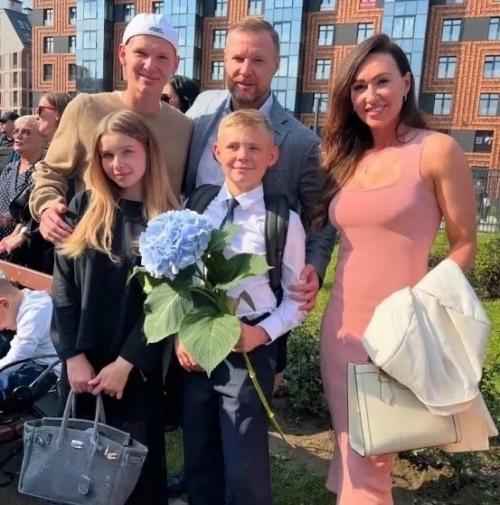 Бывший голкипер Зенита Вячеслав малафеев в четвёртый раз стал папой. 01