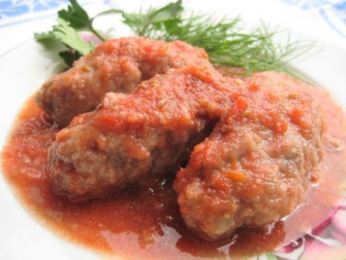 Судзукакья.  Судзукакья - маленькие продолговатые котлетки, тушенные в винно - томатном соусе. 03