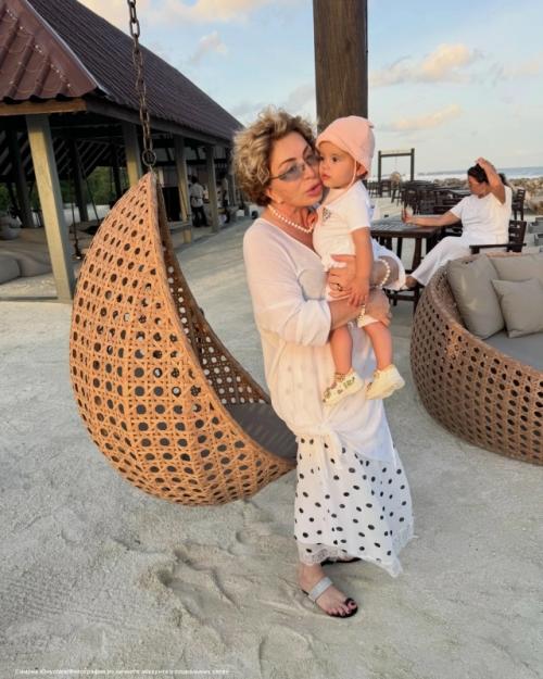 Мама Тимати, Симона Юнусова, продемонстрировала, как отпраздновали день рождения рэпера. 01