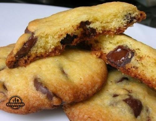 Печенье с шоколадными краплями.