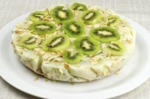 Йогуртовый торт с киви и бананом. 05