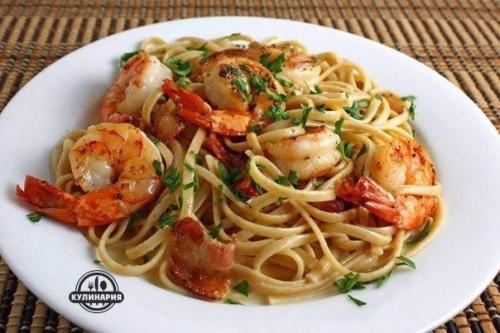 Вкуснейшая паста с креветками и сыром. Вкуснейшая паста с креветками и сыром.