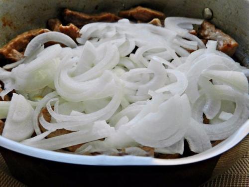 Мясо тушеное со сметанкой. 02