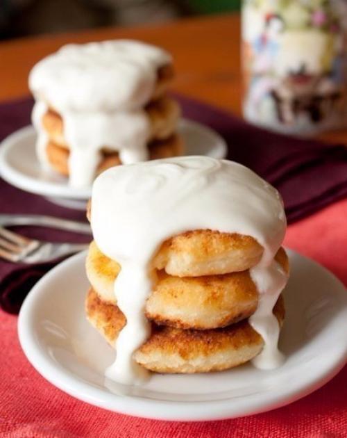 Сырники.  Я долгое время перебирала разные рецепты сырников, прежде чем нашла тот Самый - именно тот, которым мне захотелось поделиться. 04