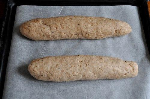 Домашний хлеб с розмарином, орехами и лавандой на ржаной и пшеничной муке. 02