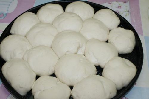 Пампушки чесночные.  Ингредиенты: 03