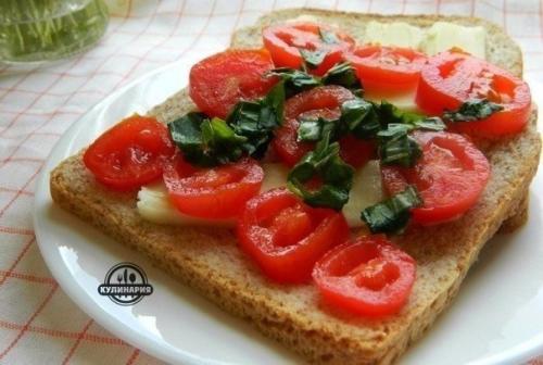 Сендвич капрезе.  Ингредиенты:
