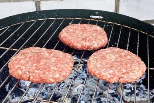 Классический чизбергер.  Ингредиенты: 04