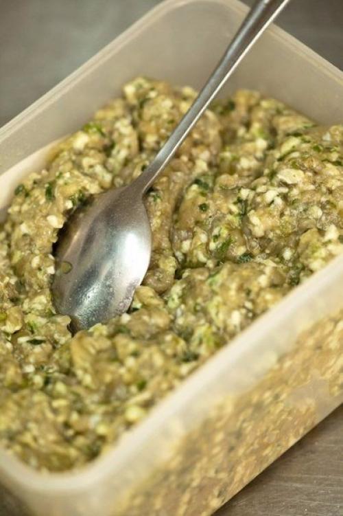 Хинкали.  Хинкали принято считать чем-то сродни пельменям или мантам. 04