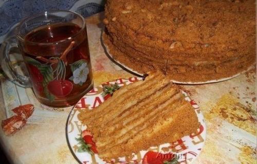 Медовик с заварным кремом - нежный, пропитанный, большой.