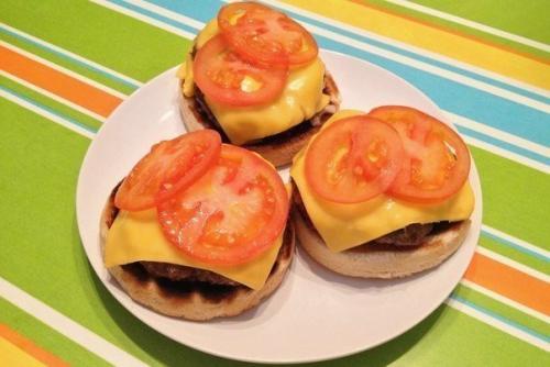 Классический чизбергер.  Ингредиенты: 05