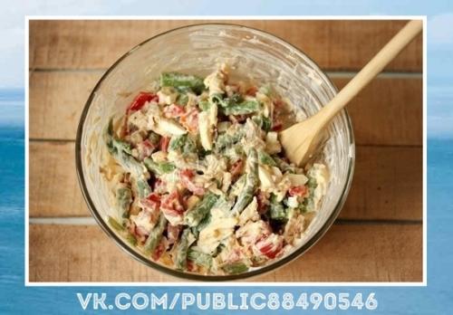 Отличная идея!  Салат Шедевр с курицей и сладким перцем отлично подойдет к новогоднему столу! 05