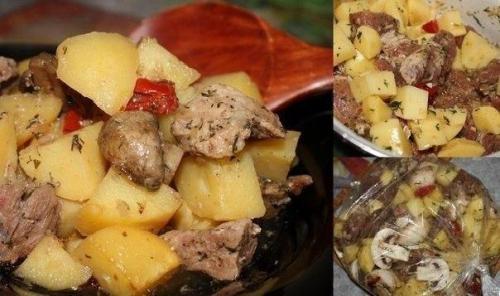 Мясо с картофелем в рукаве.