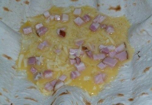 Ёка - гениальный сырный омлет в лаваше. 04